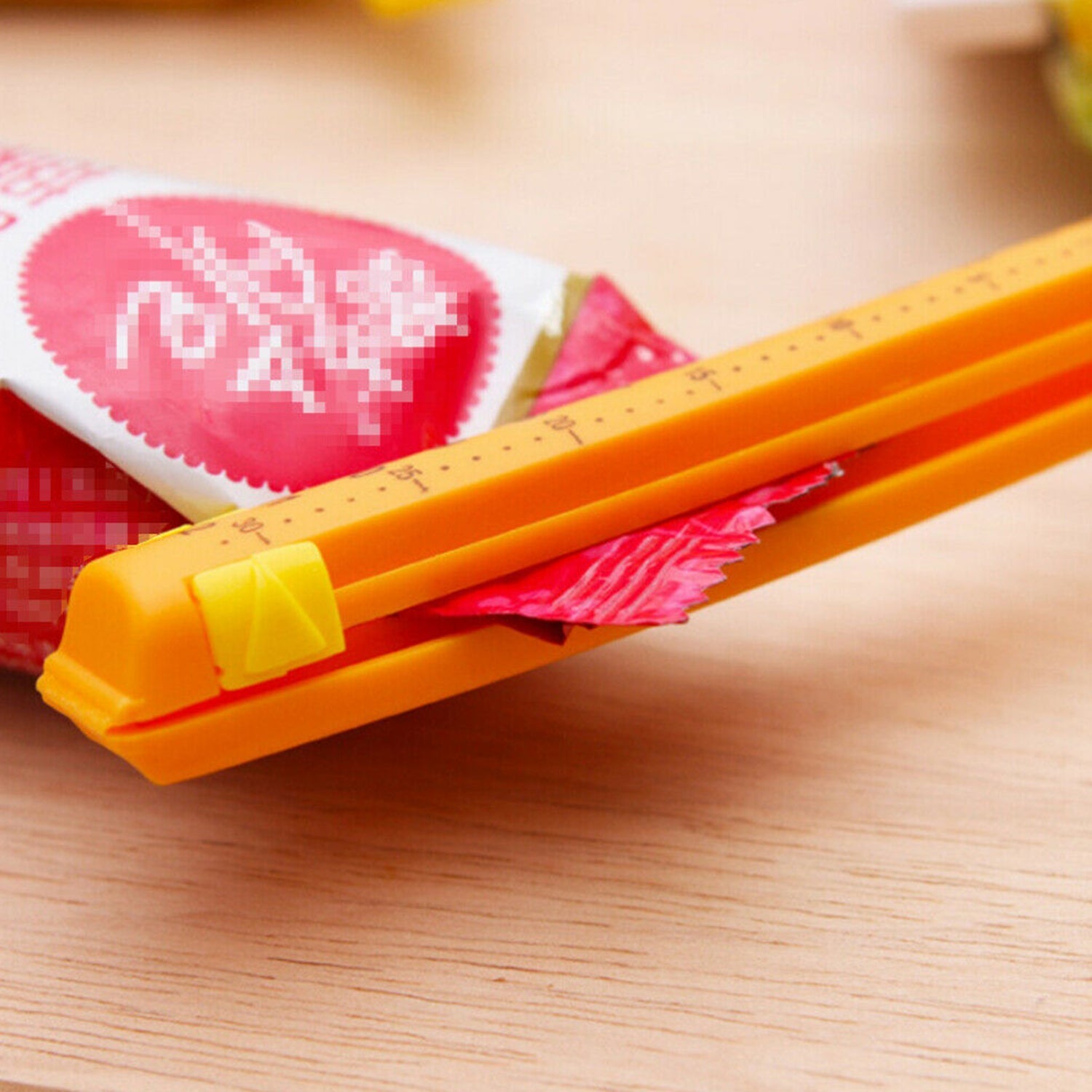 6309 4 Pc Food Sealing Clip Used For Sealing Of Packed Food Stuffs And Items To Prevent Them From Contamination. 6309 4 Pc Food Sealing Clip Used For Sealing Of Packed Food Stuffs And Items To Prevent Them From Contamination.